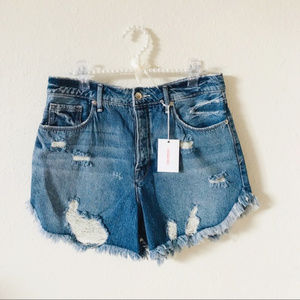 Good American - Denim Cut Off Shorts | Size 16